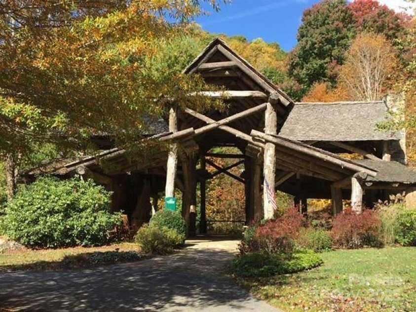 197 Gardenside Lane, Mars Hill, NC 28754.  MLS# CAR4253278, YatesRealty ID 9509. Wolf Laurel VC Pavilion