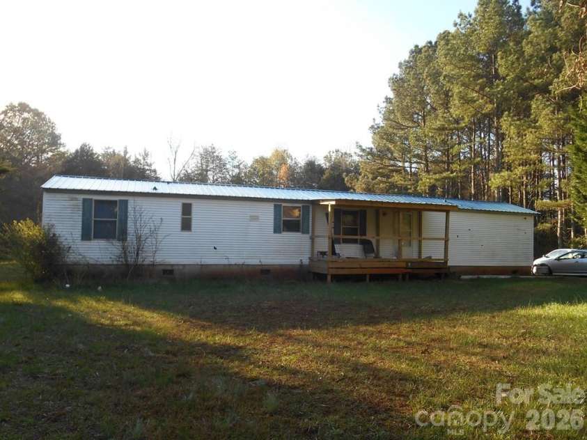 2184 Stove Drive, Newton, NC 28658.  MLS# CAR4366842, YatesRealty ID 9509. 
