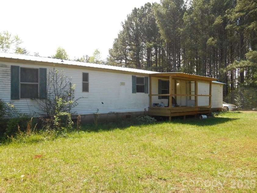 2184 Stove Drive, Newton, NC 28658.  MLS# CAR4366842, YatesRealty ID 9509. 