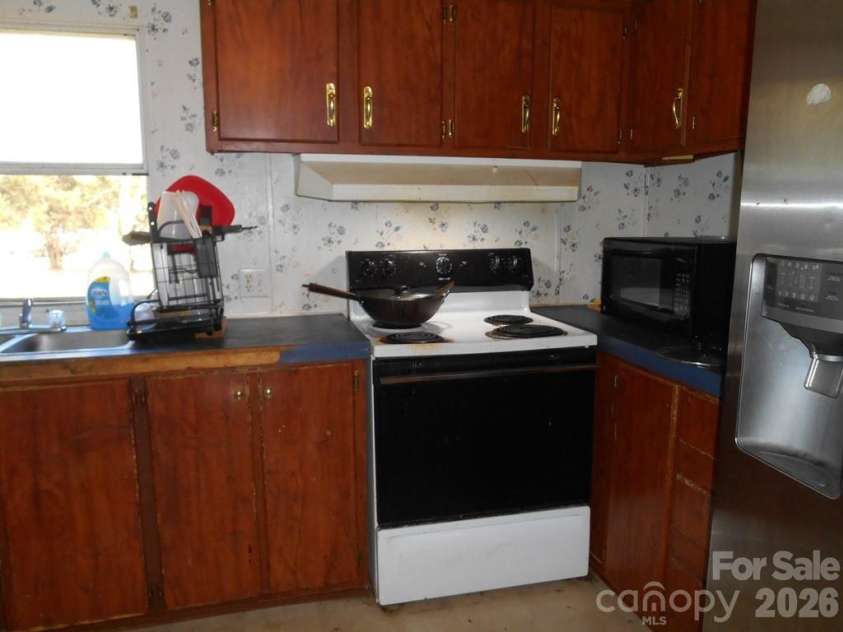 2184 Stove Drive, Newton, NC 28658.  MLS# CAR4366842, YatesRealty ID 9509. 