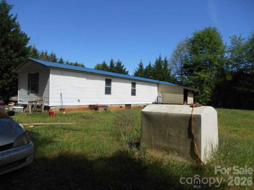 2184 Stove Drive, Newton, NC 28658.  MLS# CAR4366842, YatesRealty ID 9509. 