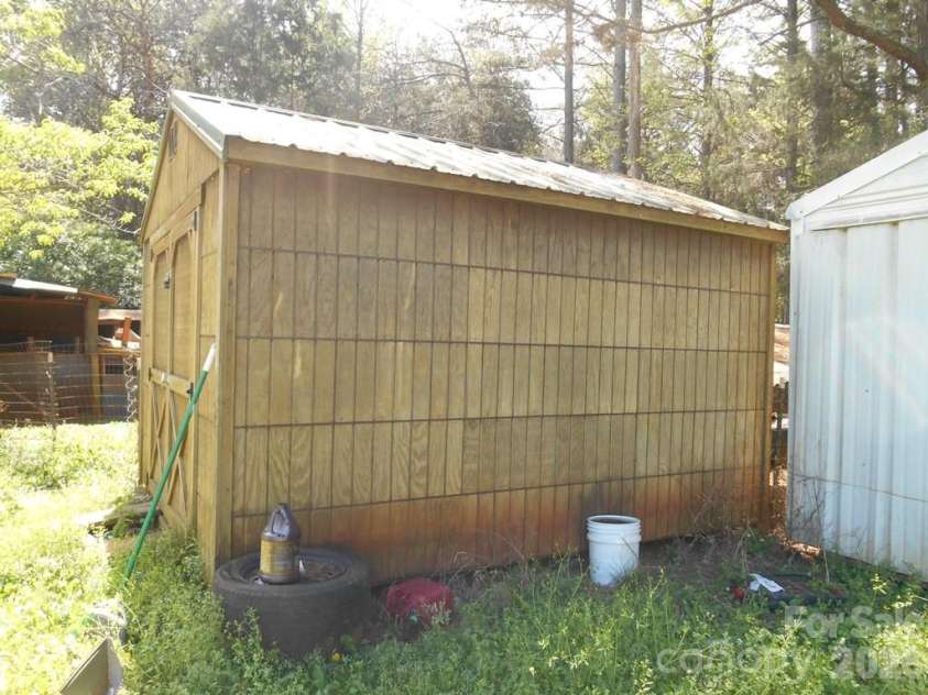 2184 Stove Drive, Newton, NC 28658.  MLS# CAR4366842, YatesRealty ID 9509. 