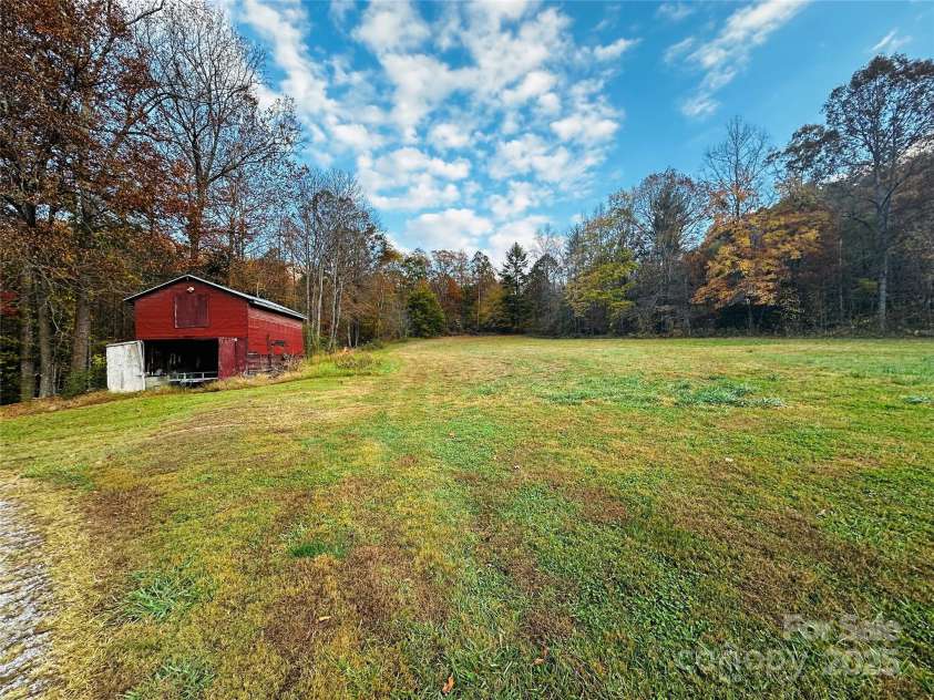 78 Old Linville Road, Marion, NC 28752.  MLS# CAR4197137, YatesRealty ID 951. 