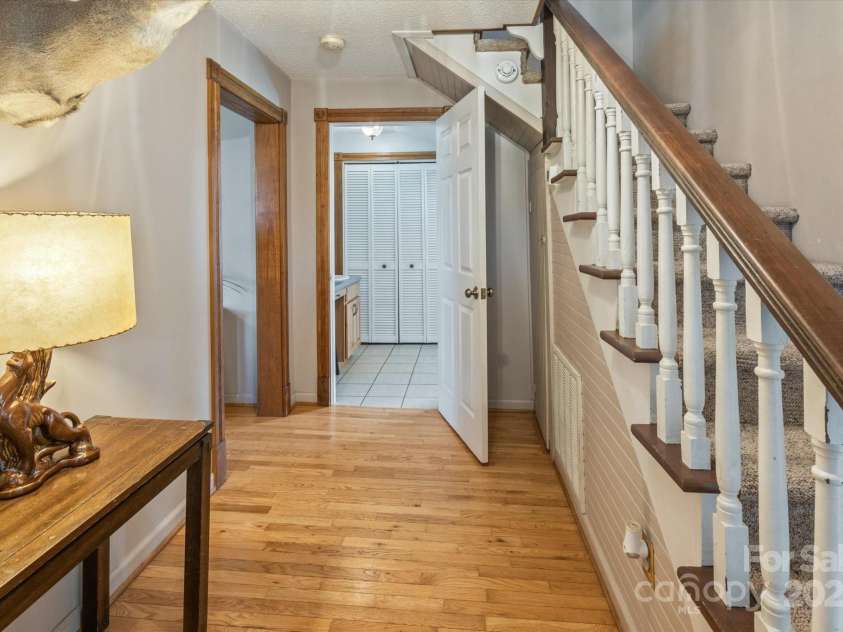 78 Old Linville Road, Marion, NC 28752.  MLS# CAR4197137, YatesRealty ID 951. 