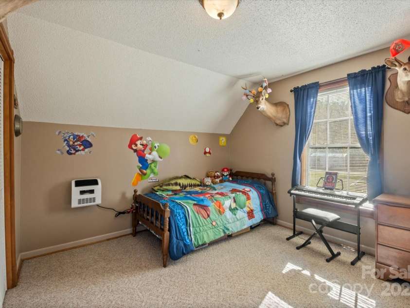 78 Old Linville Road, Marion, NC 28752.  MLS# CAR4197137, YatesRealty ID 951. 