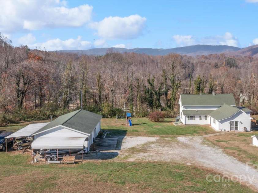 78 Old Linville Road, Marion, NC 28752.  MLS# CAR4197137, YatesRealty ID 951. 