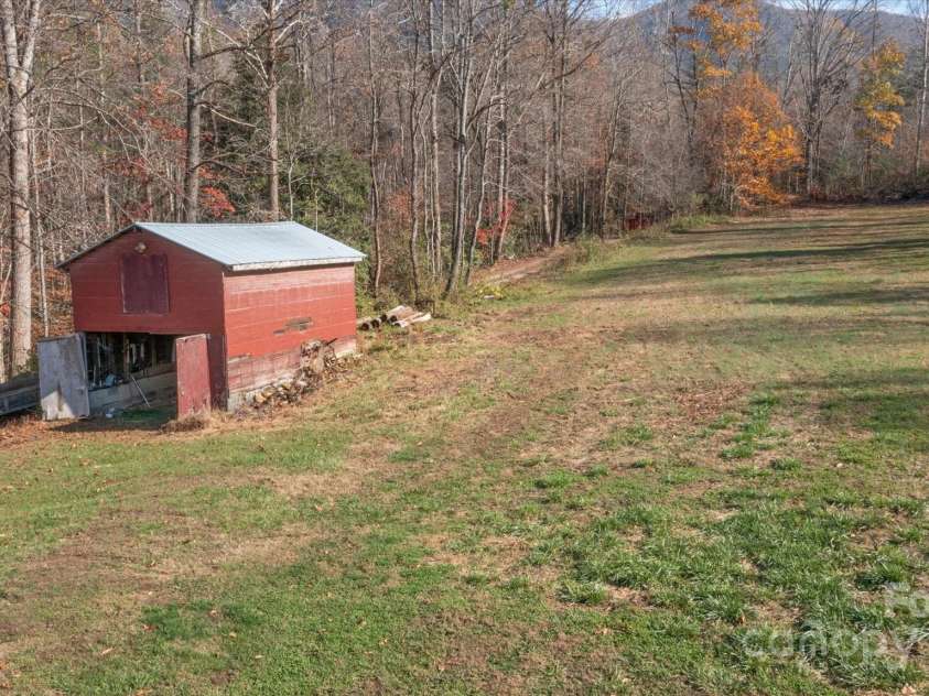 78 Old Linville Road, Marion, NC 28752.  MLS# CAR4197137, YatesRealty ID 951. 