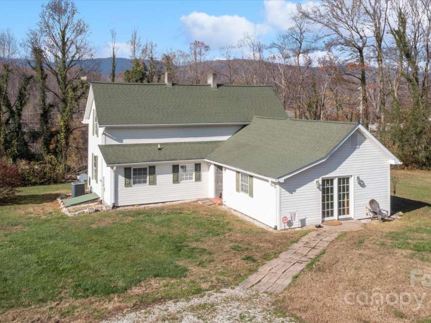 78 Old Linville Road, Marion, NC 28752.  MLS# CAR4197137, YatesRealty ID 951. 