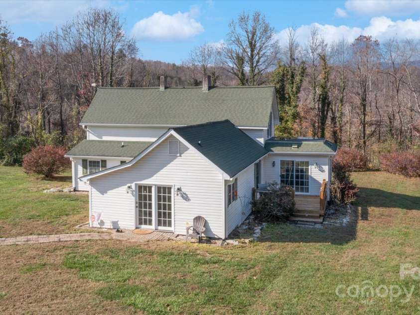 78 Old Linville Road, Marion, NC 28752.  MLS# CAR4197137, YatesRealty ID 951. 