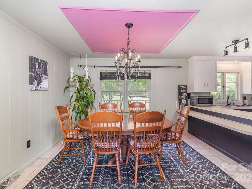 910 Center Avenue, Mooresville, NC 28115.  MLS# CAR4251561, YatesRealty ID 951. 