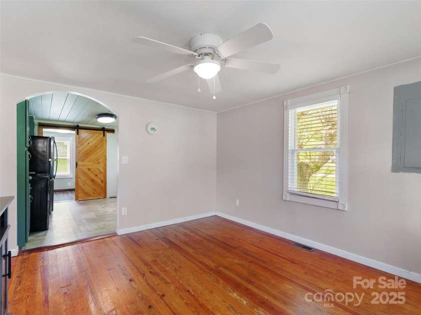 819 Mauney Cove Road, Waynesville, NC 28786.  MLS# CAR4253740, YatesRealty ID 9512. 