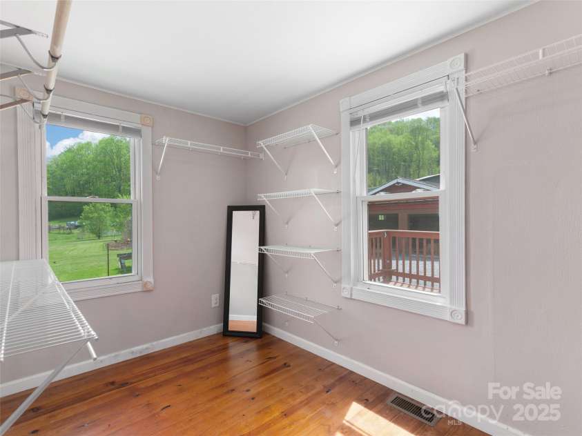 819 Mauney Cove Road, Waynesville, NC 28786.  MLS# CAR4253740, YatesRealty ID 9512. 