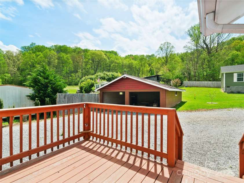 819 Mauney Cove Road, Waynesville, NC 28786.  MLS# CAR4253740, YatesRealty ID 9512. 