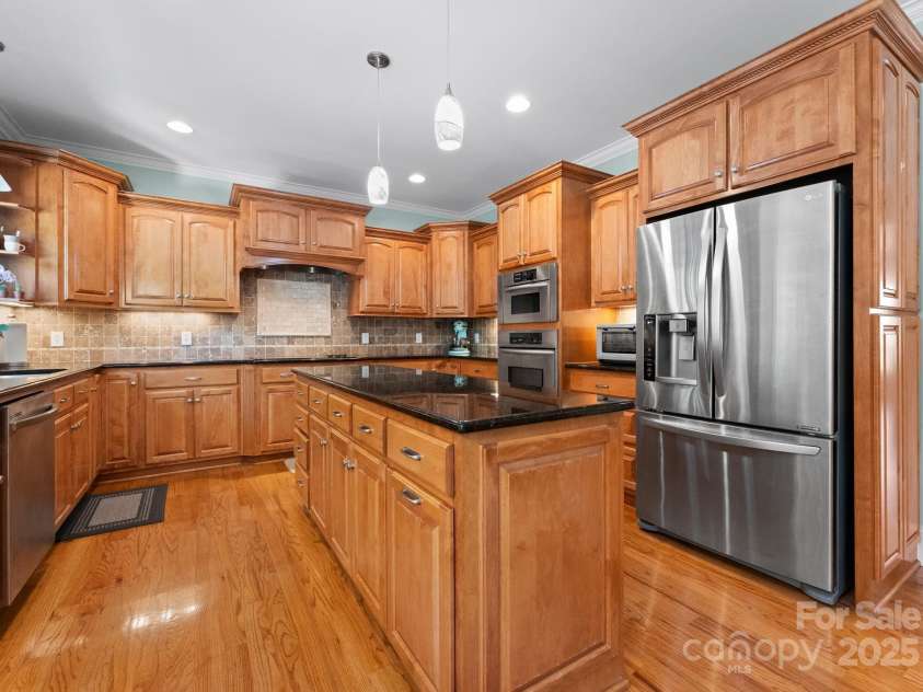 105 Walnut Hill Court, Mooresville, NC 28115.  MLS# CAR4252753, YatesRealty ID 9513. 