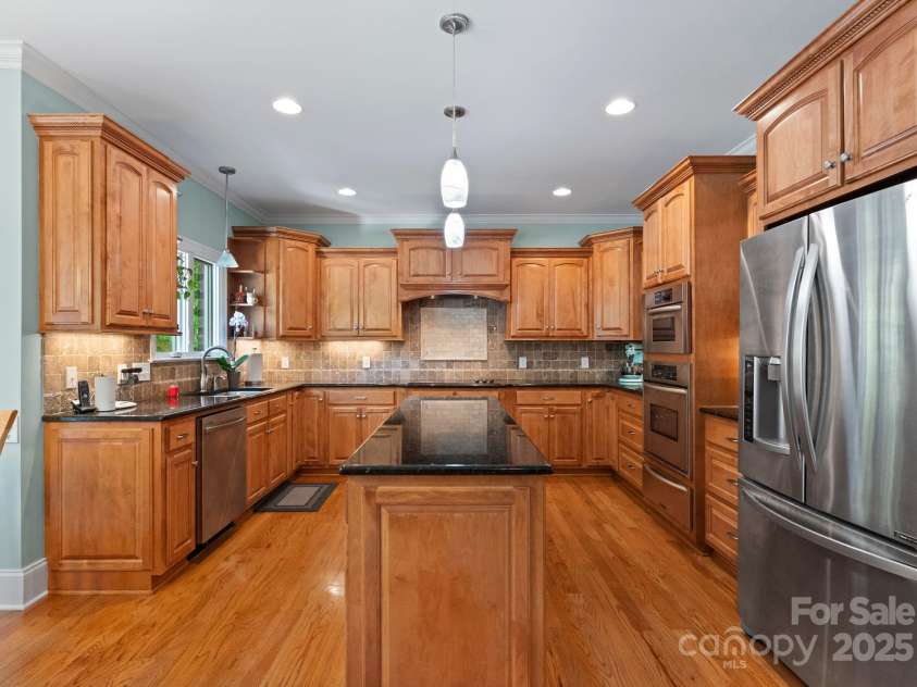 105 Walnut Hill Court, Mooresville, NC 28115.  MLS# CAR4252753, YatesRealty ID 9513. 
