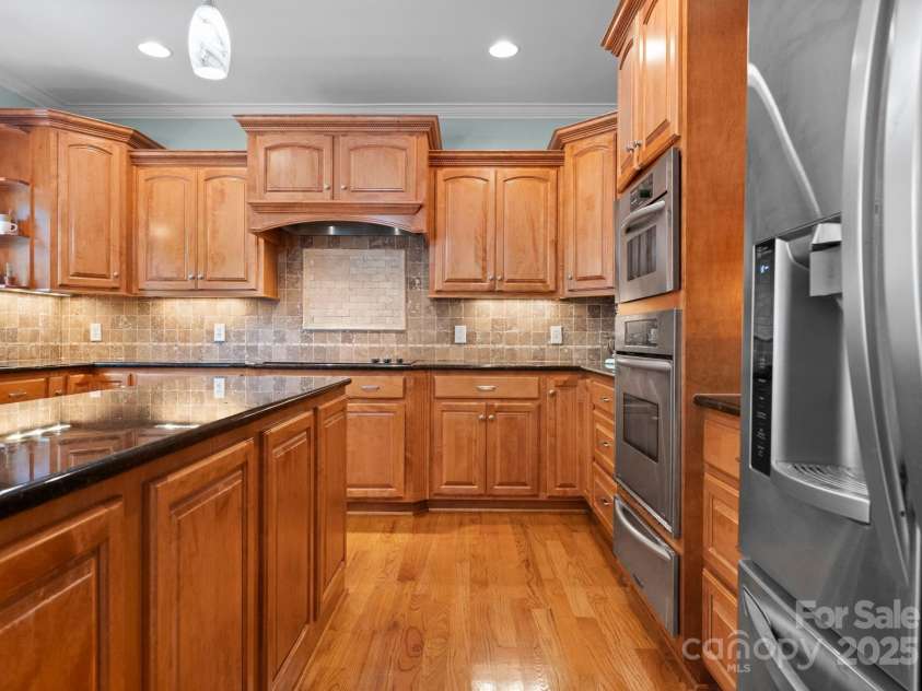 105 Walnut Hill Court, Mooresville, NC 28115.  MLS# CAR4252753, YatesRealty ID 9513. 