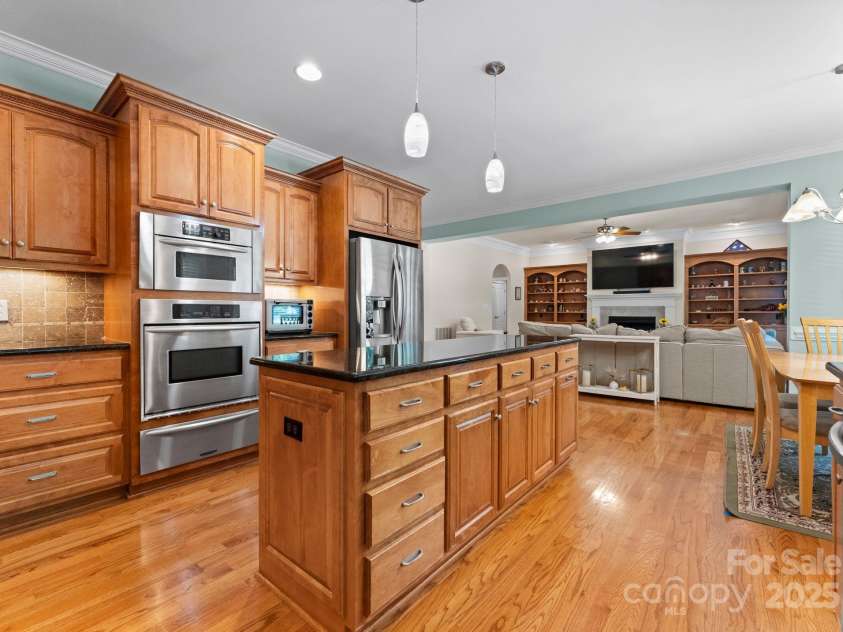 105 Walnut Hill Court, Mooresville, NC 28115.  MLS# CAR4252753, YatesRealty ID 9513. 