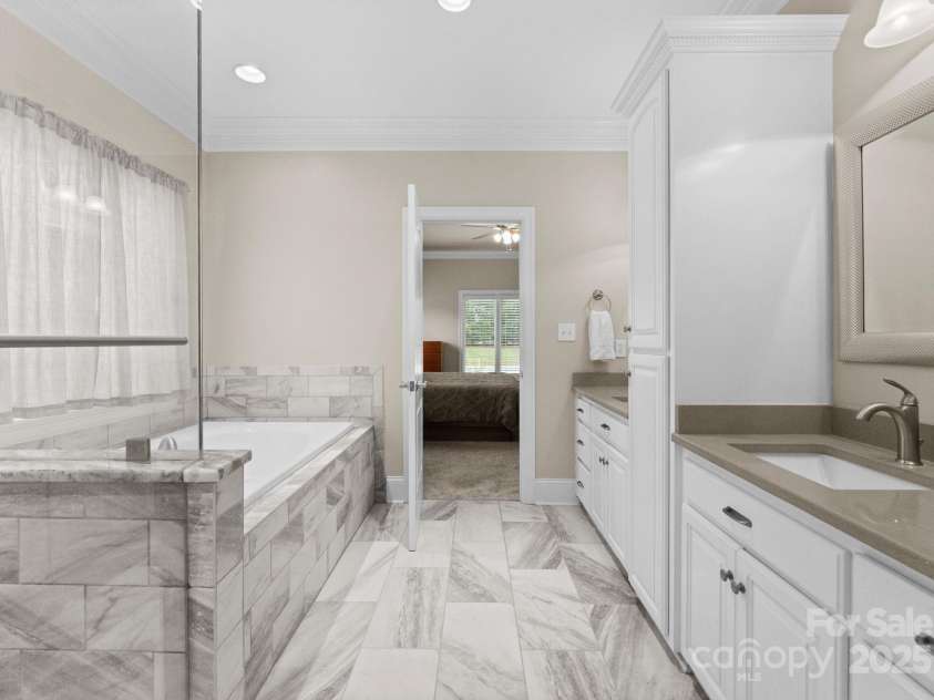 105 Walnut Hill Court, Mooresville, NC 28115.  MLS# CAR4252753, YatesRealty ID 9513. 