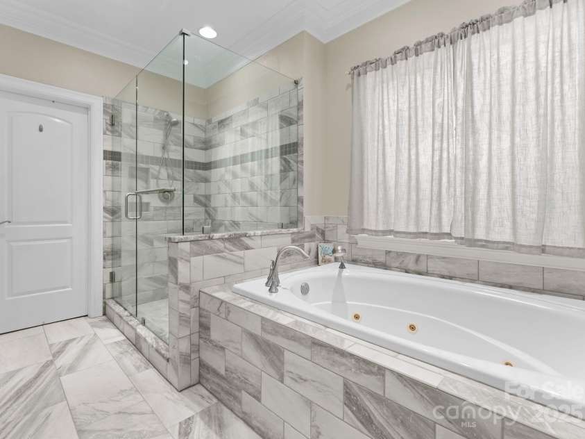 105 Walnut Hill Court, Mooresville, NC 28115.  MLS# CAR4252753, YatesRealty ID 9513. 