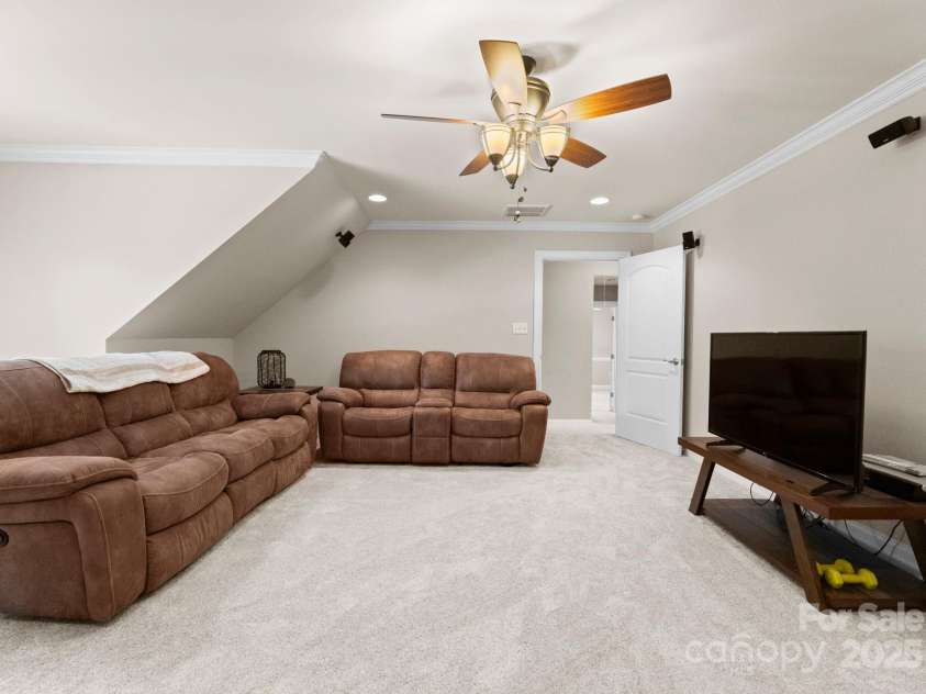 105 Walnut Hill Court, Mooresville, NC 28115.  MLS# CAR4252753, YatesRealty ID 9513. 