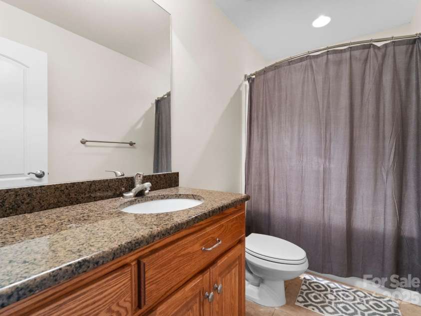 105 Walnut Hill Court, Mooresville, NC 28115.  MLS# CAR4252753, YatesRealty ID 9513. 