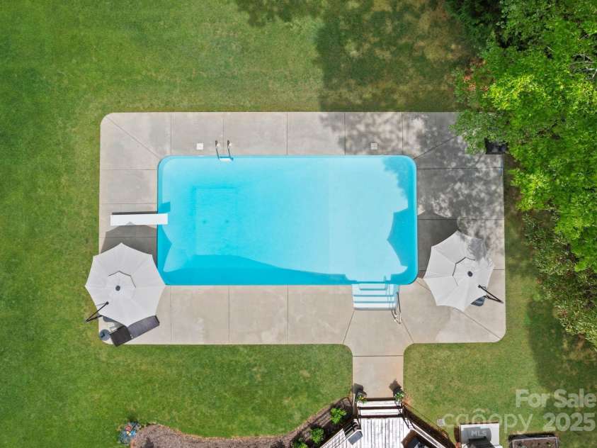 105 Walnut Hill Court, Mooresville, NC 28115.  MLS# CAR4252753, YatesRealty ID 9513. 