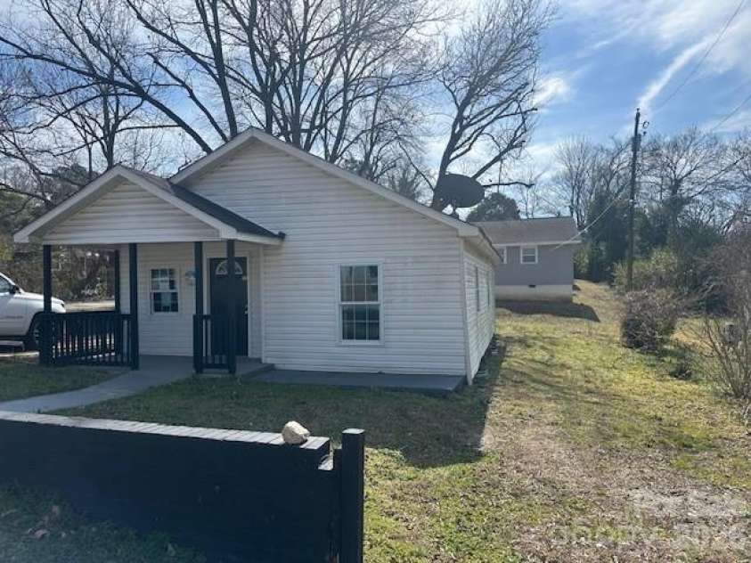 705 Sumter Street, Lancaster, SC 29720.  MLS# CAR4367175, YatesRealty ID 9513. 