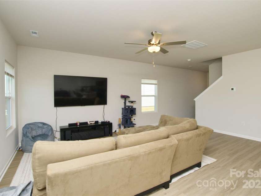 2210 Transatlantic Avenue, Charlotte, NC 28215.  MLS# CAR4253759, YatesRealty ID 9514. 
