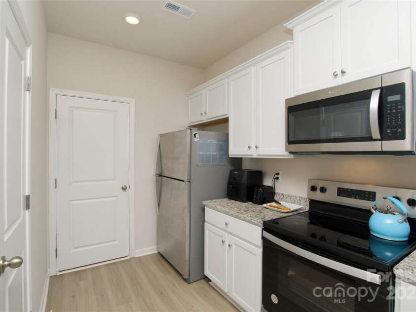 2210 Transatlantic Avenue, Charlotte, NC 28215.  MLS# CAR4253759, YatesRealty ID 9514. 