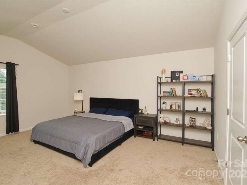 2210 Transatlantic Avenue, Charlotte, NC 28215.  MLS# CAR4253759, YatesRealty ID 9514. 