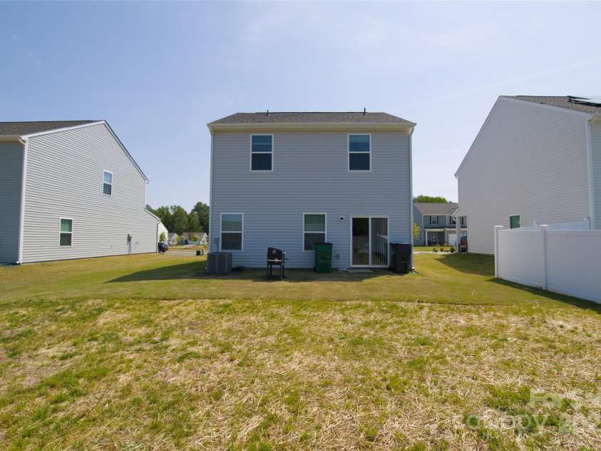 2210 Transatlantic Avenue, Charlotte, NC 28215.  MLS# CAR4253759, YatesRealty ID 9514. 