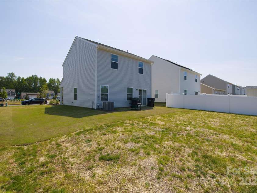2210 Transatlantic Avenue, Charlotte, NC 28215.  MLS# CAR4253759, YatesRealty ID 9514. 