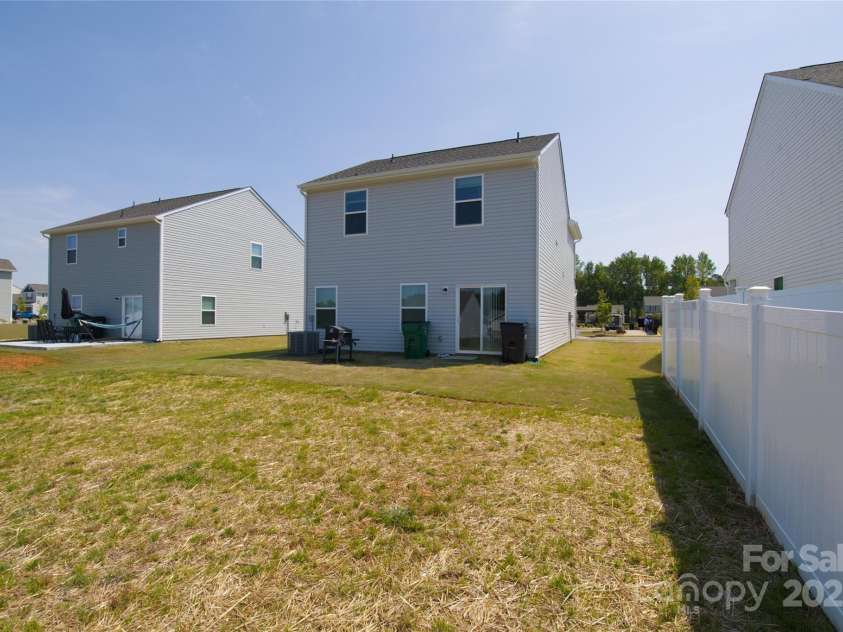 2210 Transatlantic Avenue, Charlotte, NC 28215.  MLS# CAR4253759, YatesRealty ID 9514. 