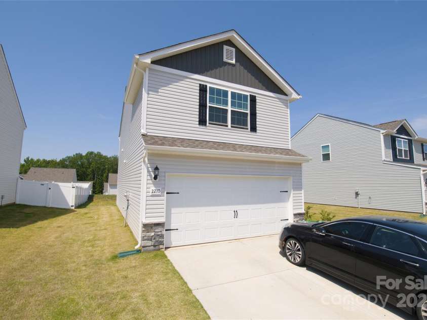 2210 Transatlantic Avenue, Charlotte, NC 28215.  MLS# CAR4253759, YatesRealty ID 9514. 