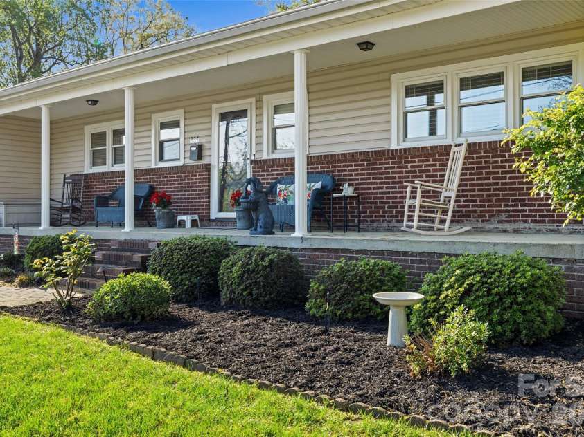 839 Garrison Boulevard, Gastonia, NC 28052.  MLS# CAR4366307, YatesRealty ID 9515. 