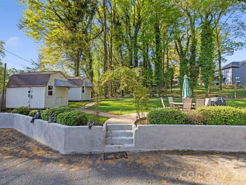 839 Garrison Boulevard, Gastonia, NC 28052.  MLS# CAR4366307, YatesRealty ID 9515. 