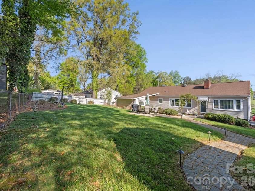 839 Garrison Boulevard, Gastonia, NC 28052.  MLS# CAR4366307, YatesRealty ID 9515. 