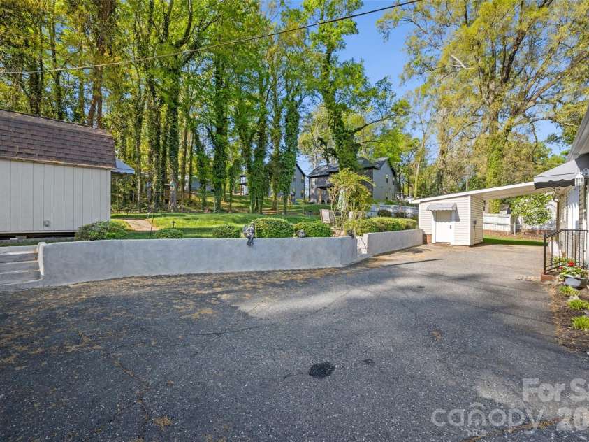 839 Garrison Boulevard, Gastonia, NC 28052.  MLS# CAR4366307, YatesRealty ID 9515. 