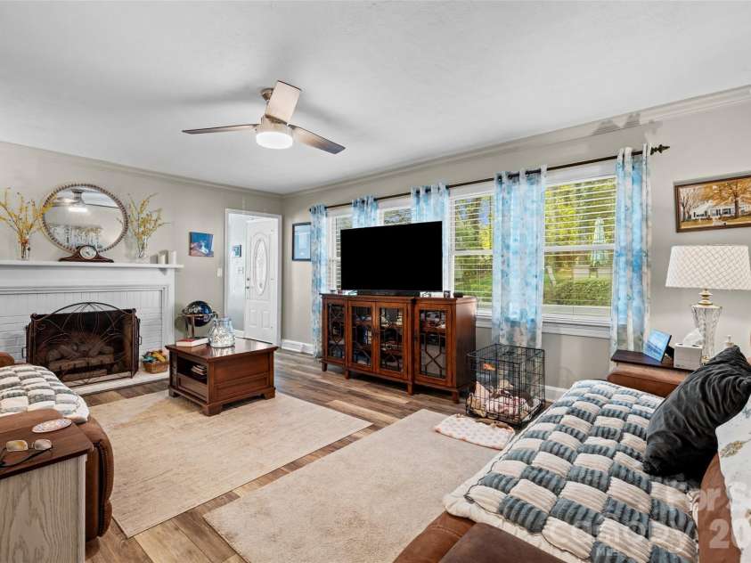 839 Garrison Boulevard, Gastonia, NC 28052.  MLS# CAR4366307, YatesRealty ID 9515. 