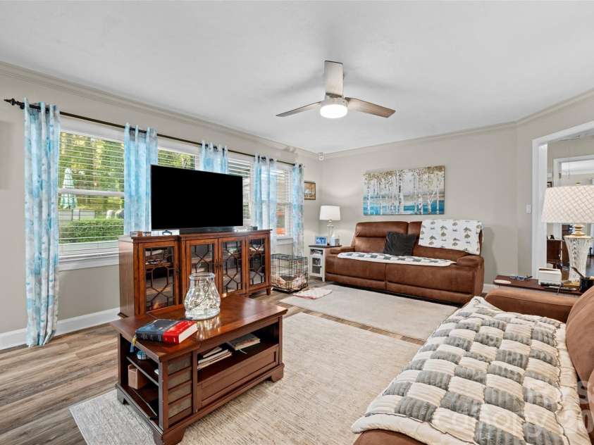 839 Garrison Boulevard, Gastonia, NC 28052.  MLS# CAR4366307, YatesRealty ID 9515. 