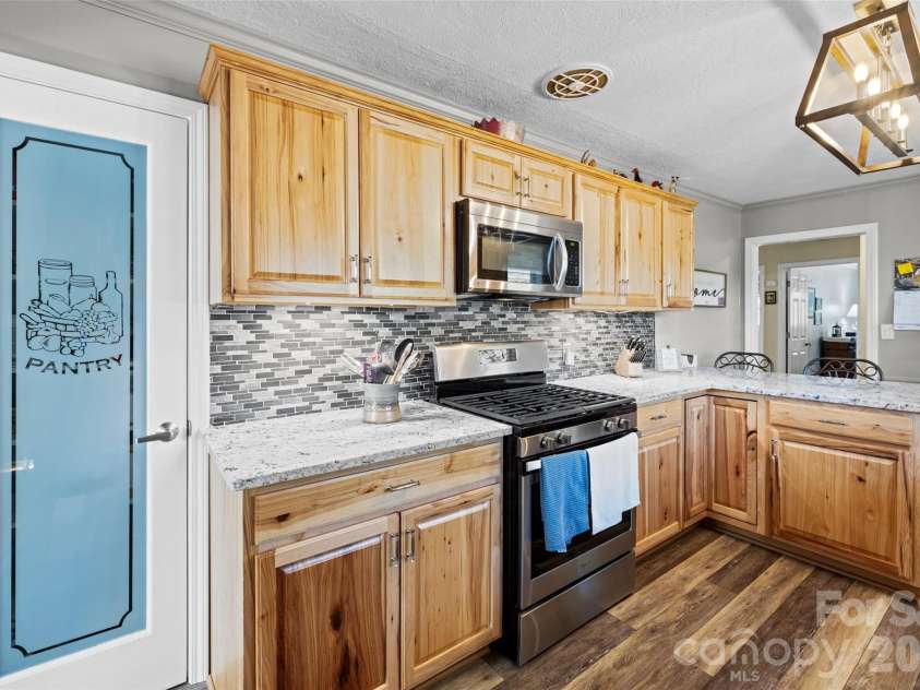 839 Garrison Boulevard, Gastonia, NC 28052.  MLS# CAR4366307, YatesRealty ID 9515. 