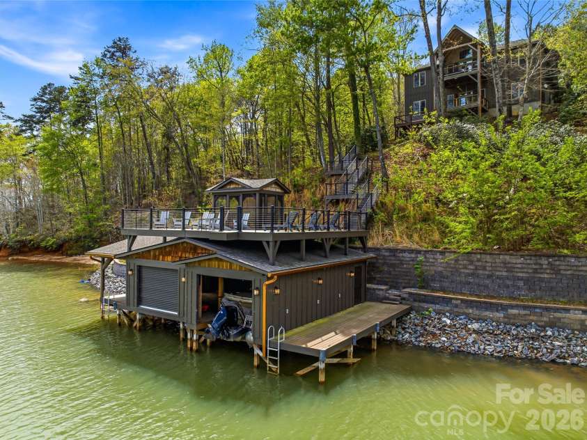 402 Holmstead Drive, Lake Lure, NC 28746.  MLS# CAR4367214, YatesRealty ID 9517. 