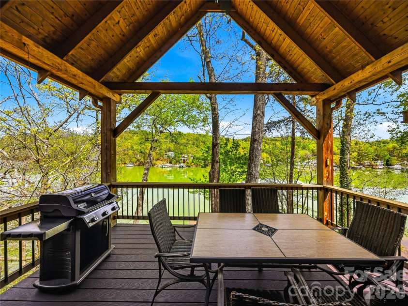 402 Holmstead Drive, Lake Lure, NC 28746.  MLS# CAR4367214, YatesRealty ID 9517. 