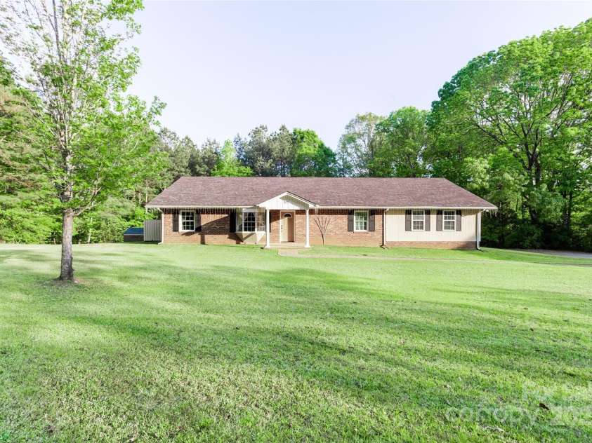 856 Skyline Drive, Chester, SC 29706.  MLS# CAR4253786, YatesRealty ID 9517. 