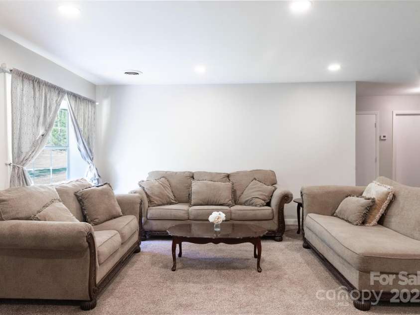 856 Skyline Drive, Chester, SC 29706.  MLS# CAR4253786, YatesRealty ID 9517. 