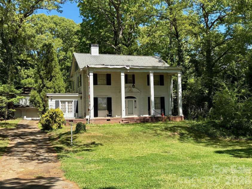 1612 New Hope Road, Gastonia, NC 28054.  MLS# CAR4367298, YatesRealty ID 9518. 