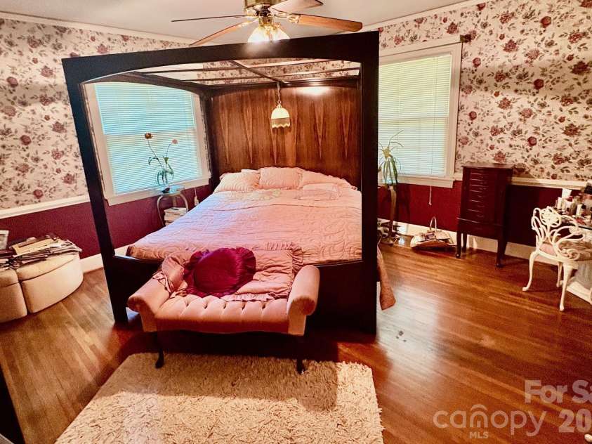 1612 New Hope Road, Gastonia, NC 28054.  MLS# CAR4367298, YatesRealty ID 9518. 