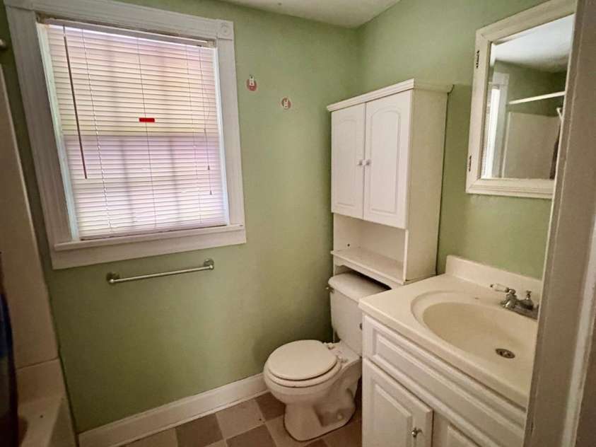1612 New Hope Road, Gastonia, NC 28054.  MLS# CAR4367298, YatesRealty ID 9518. 