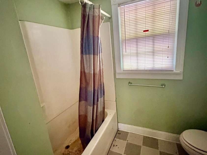 1612 New Hope Road, Gastonia, NC 28054.  MLS# CAR4367298, YatesRealty ID 9518. 
