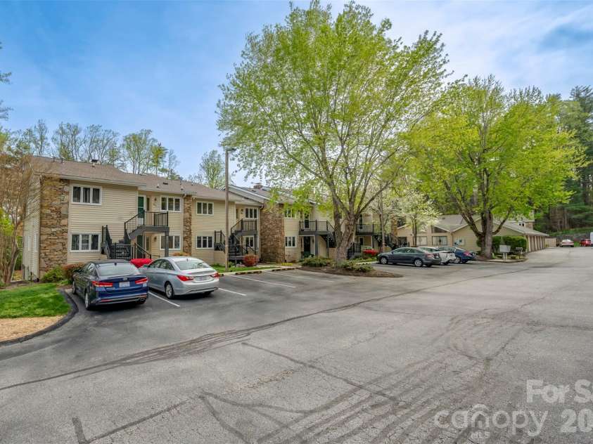451 Britton Creek Drive, Hendersonville, NC 28791.  MLS# CAR4364012, YatesRealty ID 9519. 